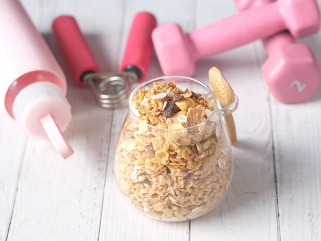 Le déficit calorique est-il compatible avec la prise de muscle ?