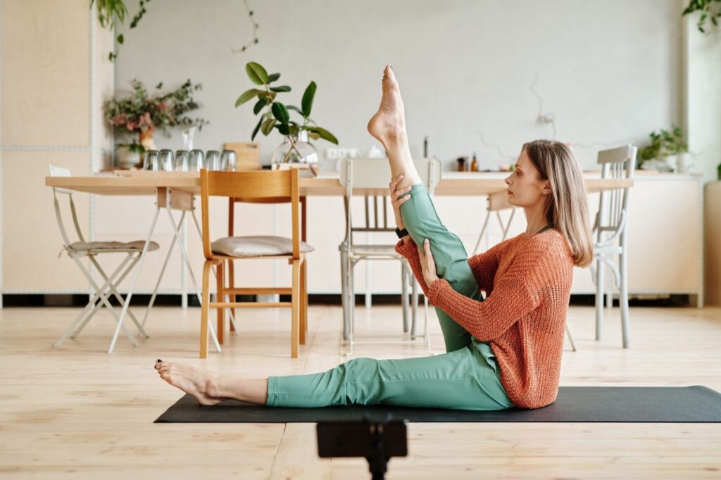 Exercices pour rester actif en voyage ou au bureau