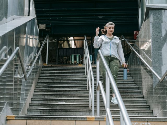 Monter les escaliers : un exercice quotidien bénéfique pour la santé ? Oui