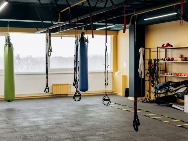 Quelles machines utiliser en salle de sport pour rester en forme après 50 ans ?