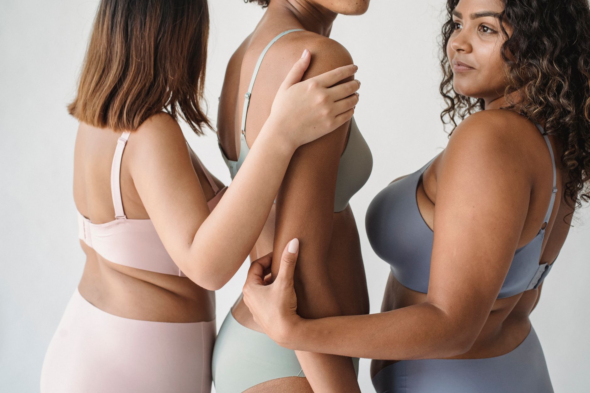 Spanx ou Skims : choisir pour un maintien discret